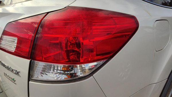 2010-2014 Subaru Legacy Outback Passenger Right Outer Tail Light Brake Lamp Rear — photo 1