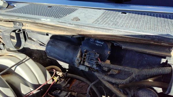 1989 Ford F150 Wiper Motor Front — photo 2
