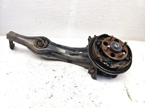 1996-2000 Honda Civic Hx Driver Left Rear Trailing Arm With Drum Brake Hub — photo 1
