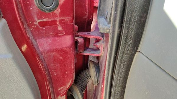 2003 Ford F250 Sd Pickup Front Door Hinge LH — photo 2
