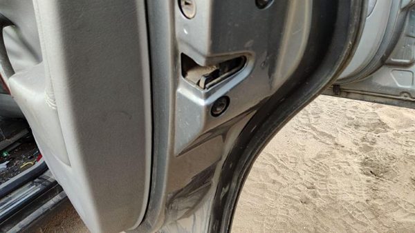 2000-2005 Vw Passat Passenger Right Rear Door Latch With Rods/Cables Oem Back — photo 3