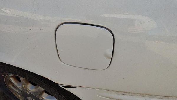 1997-2004 Buick Regal Fuel Tank Door With Hinge Gas Lid Oem Filler White 16U — photo 2