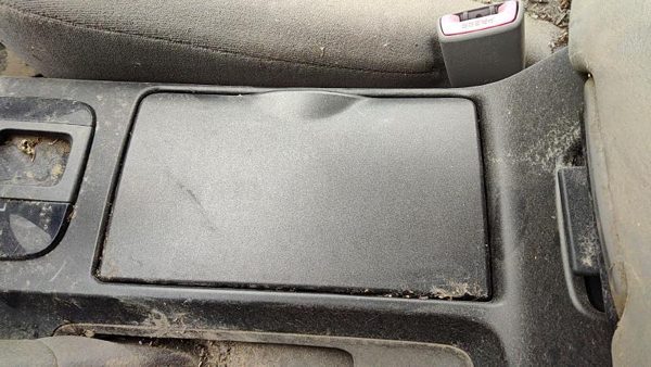 2005 Toyota Camry Front Console 95 Stone — photo 1