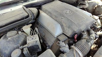 1997 Bmw 540I Passenger Right Valve Cover Oem 4.4L 11121742128