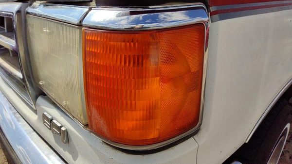 1988 Ford F150 Fog/mark/park/turn Light/lamp LH — photo 1