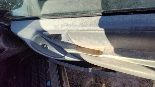 06-07 Caravan Passenger Right Front Door Trim Panel With Switches D5 Slate Gray — photo 4