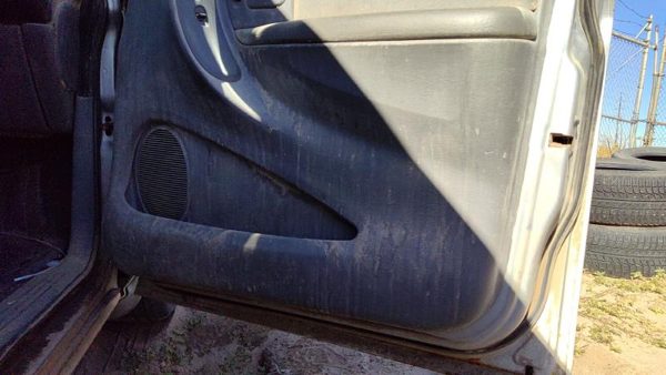 06-07 Caravan Passenger Right Front Door Trim Panel With Switches D5 Slate Gray — photo 6