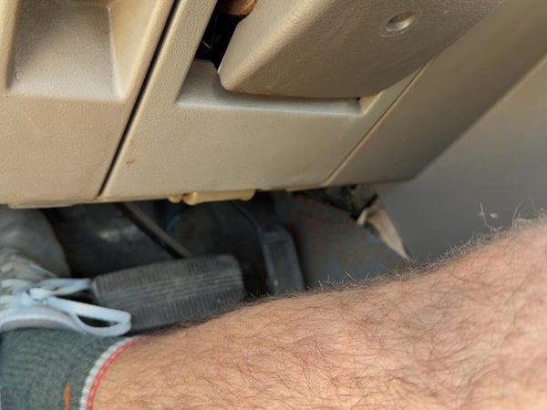1987-1988 Nissan Maxima Lower Dash Under Column Knee Bolster Trim Panel Oem Gray — photo 4