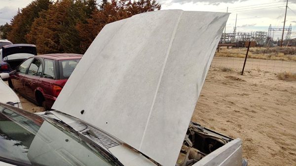 1991 Volvo 740 Hood Silver — photo 2