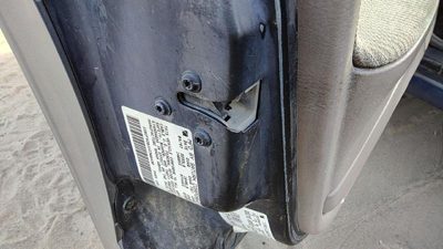 1996-2002 Saturn Sl1 Driver Left Front Door Latch With Rods/Cables Oem 21098281