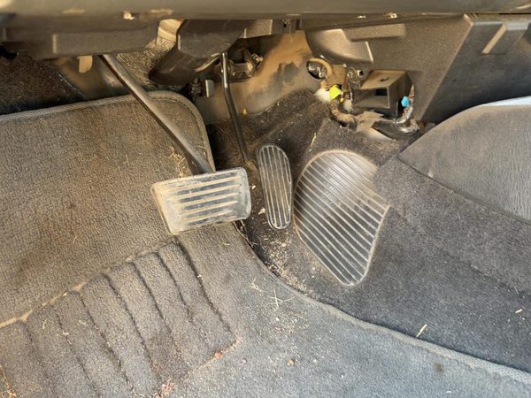 1995-2005 Chevy S10 Blazer Gas Pedal Assembly OEM Accelerator 4.3L — photo 2