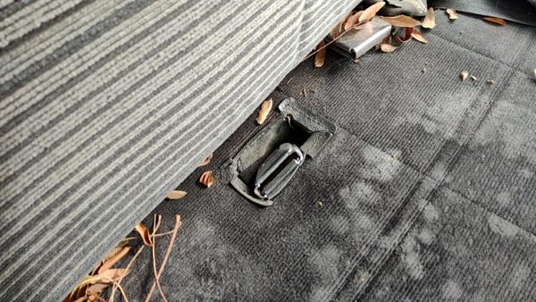91-94 Chevy S10 Blazer Passenger Right Front Seat Belt Buckle Receiver Oem Black — photo 1