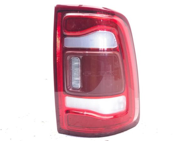 2019 Dodge Ram 2500 Passenger Right Tail Light Oem Brake Lamp Cracked Led — photo 1