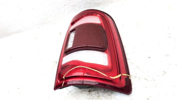 2019 Dodge Ram 2500 Passenger Right Tail Light Oem Brake Lamp Cracked Led — photo 18