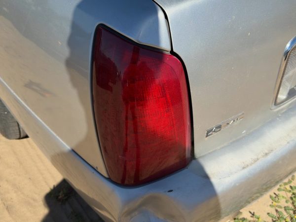2005 Cadillac Deville Tail Light Assembly LH — photo 4