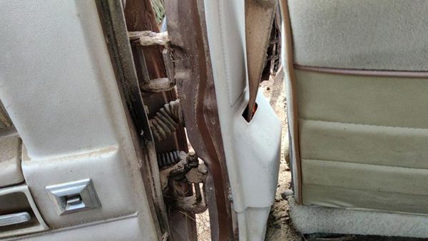 1978-1983 Chevy Malibu Driver Left Rear Upper Lower Door Hinge Pair Set Oem — photo 1