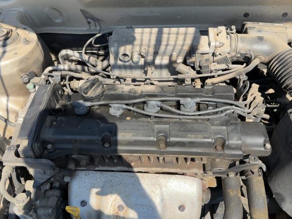 2001-2002 Hyundai Elantra Valve Cover Oem 2.0L 2240023510 — photo 5
