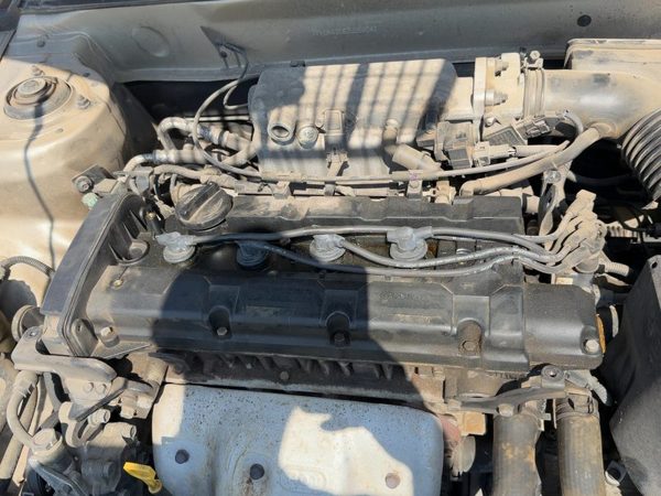 2001-2002 Hyundai Elantra Valve Cover Oem 2.0L 2240023510 — photo 6