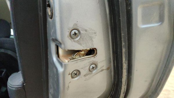 10-14 Legacy Outback Passenger Right Rear Door Latch With Rods/Cables Back — photo 1