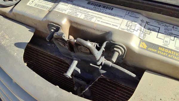 2001-2005 Chrysler Pt Cruiser Hood Latch Assembly With Bracket Oem 04724509Ac — photo 2