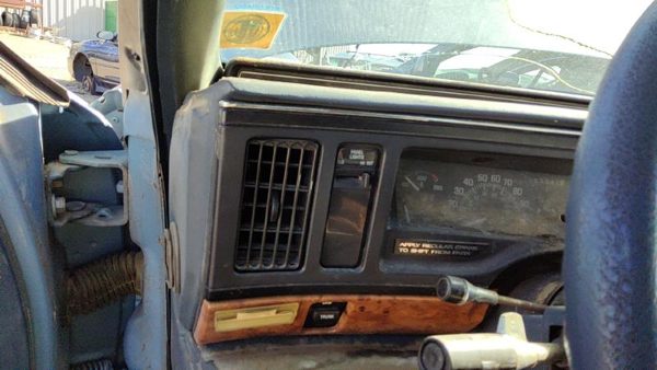 1992-1993 Buick Lesabre Trim Bezel Around Speedometer Oem Dash Surround Panel — photo 3