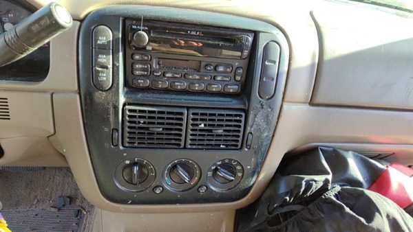 2002-2005 Ford Explorer Trim Bezel Around Radio Surround Dash Panel Oem — photo 1