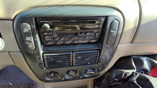 2002-2005 Ford Explorer Trim Bezel Around Radio Surround Dash Panel Oem — photo 3
