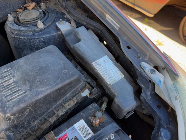 2004-2008 Toyota Matrix Xr Engine Fuse Box Power Distribution Panel Oem 1.8L — photo 3