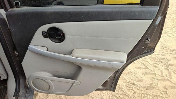 05-07 Equinox Passenger Right Rear Door Trim Panel With Switches Back Gray 142 — photo 1