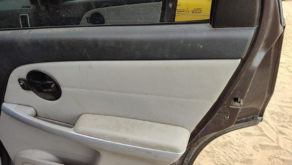 05-07 Equinox Passenger Right Rear Door Trim Panel With Switches Back Gray 142 — photo 2