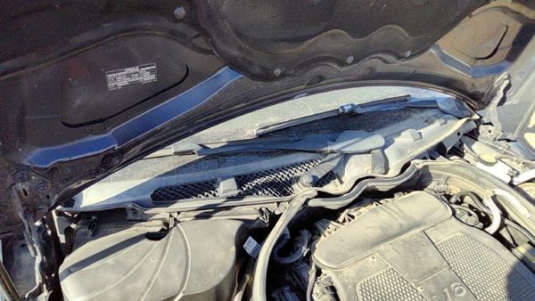 2012-2014 Mercedes C300 Windshield Wiper Cowl Vent Trim Panel Oem Cover — photo 2