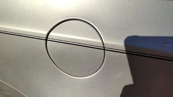2011-2016 Chevy Cruze Fuel Tank Door With Hinge Gas Lid Oem Filler Silver Gan — photo 2