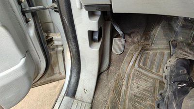 07-08 Chrysler Pacifica Driver Left Lower Kick Trim Panel Oem Gray Da
