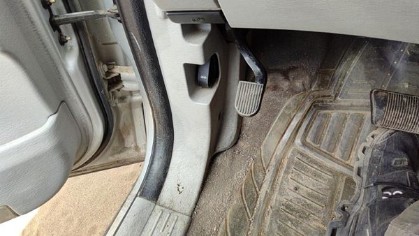 07-08 Chrysler Pacifica Driver Left Lower Kick Trim Panel Oem Gray Da — photo 3