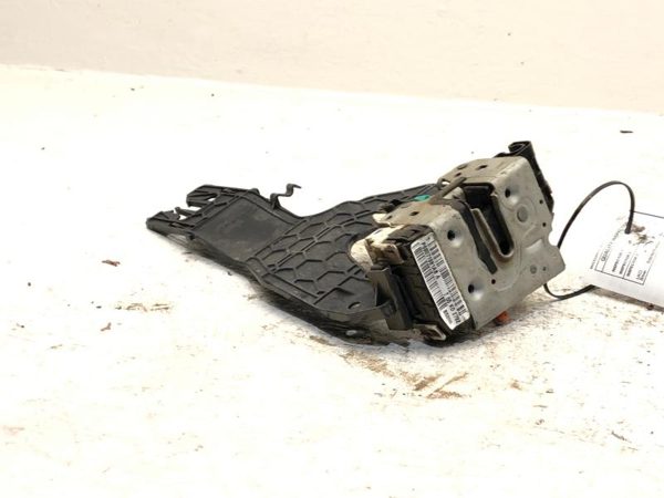 2013 Dodge Ram 1500 Driver Left Front Door Latch With Mount Bracket Standard Cab — photo 4