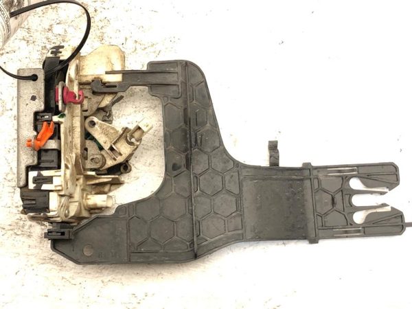 2013 Dodge Ram 1500 Driver Left Front Door Latch With Mount Bracket Standard Cab — photo 11