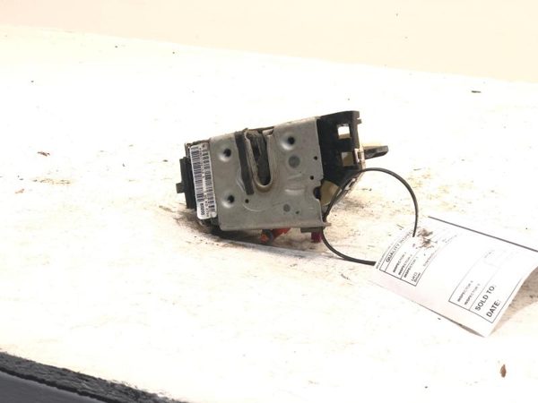 2013 Dodge Ram 1500 Driver Left Front Door Latch With Mount Bracket Standard Cab — photo 6