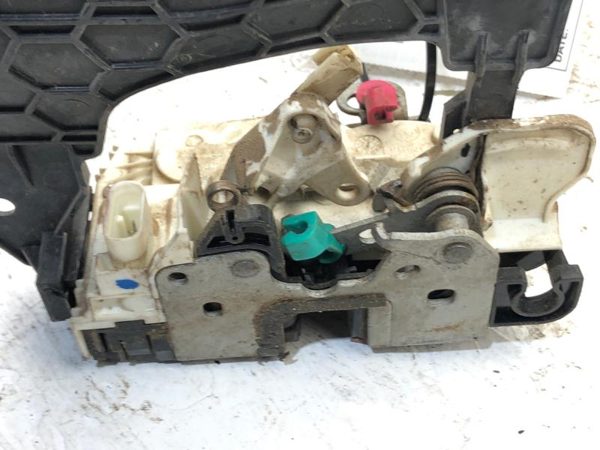 2013 Dodge Ram 1500 Driver Left Front Door Latch With Mount Bracket Standard Cab — photo 13