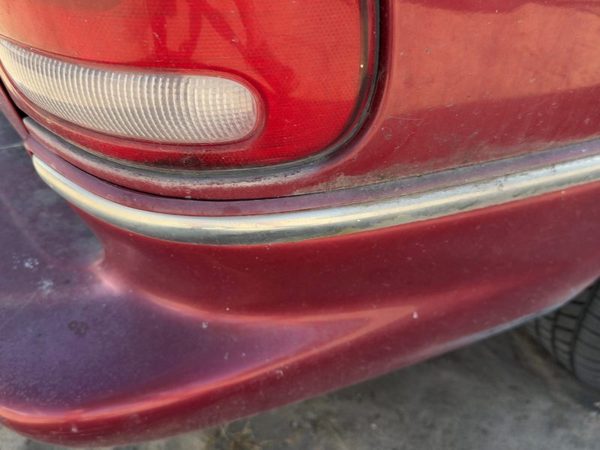 96 Town & Country Passenger Right Quarter Panel Molding Rear Candy Apple Red Ph2 — photo 3