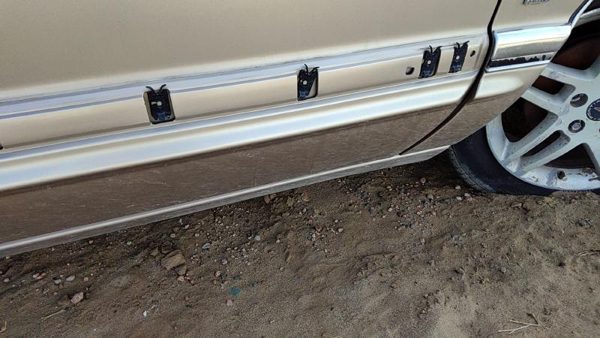 91-96 Buick Park Ave Ultra Passenger Right Front Moulding From Door Trim Gold — photo 6