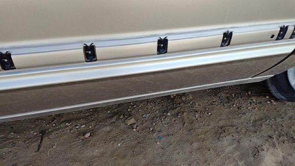 91-96 Buick Park Ave Ultra Passenger Right Front Moulding From Door Trim Gold — photo 4