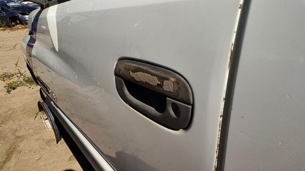 1998 Dodge Ram 1500 Outside Door Handle LH White — photo 2