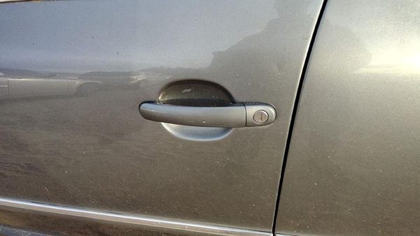 2000-2005 Vw Passat Driver Left Front Outside Door Handle Oem Silver — photo 1