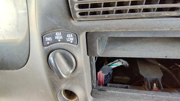 1998-2012 Ford Ranger 4X4 Control Switch Knob Oem Dash — photo 2