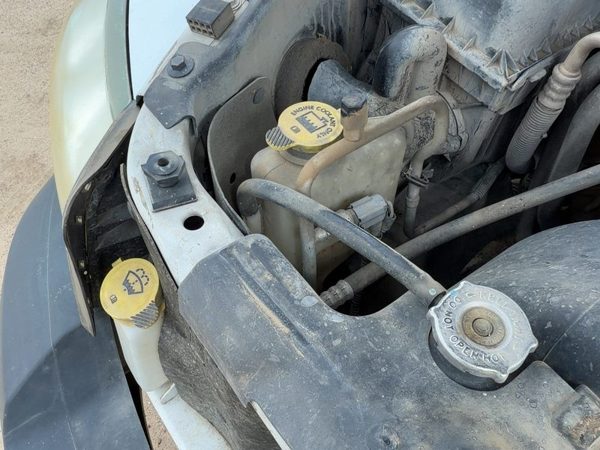 05-07 Dodge Dakota Windshield Washer Fluid Reservoir With Pump Oem Wiper Tank — photo 1