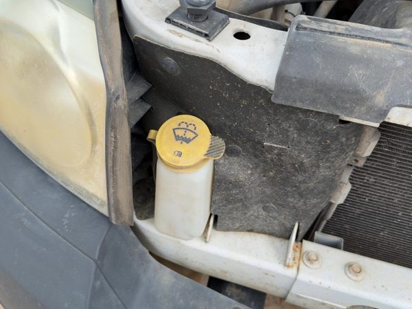 05-07 Dodge Dakota Windshield Washer Fluid Reservoir With Pump Oem Wiper Tank — photo 4