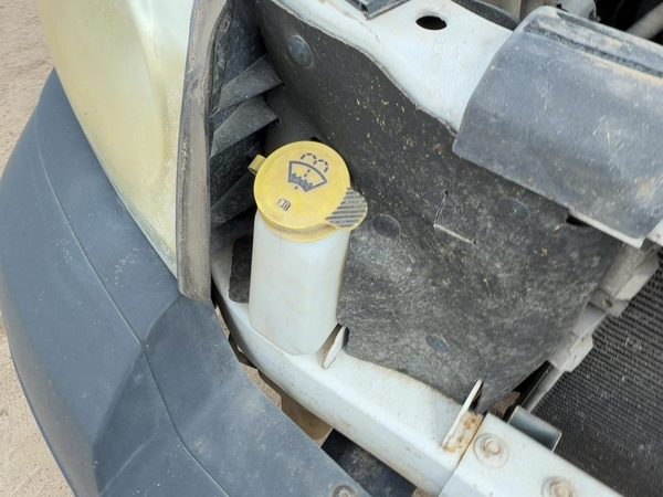 05-07 Dodge Dakota Windshield Washer Fluid Reservoir With Pump Oem Wiper Tank — photo 5