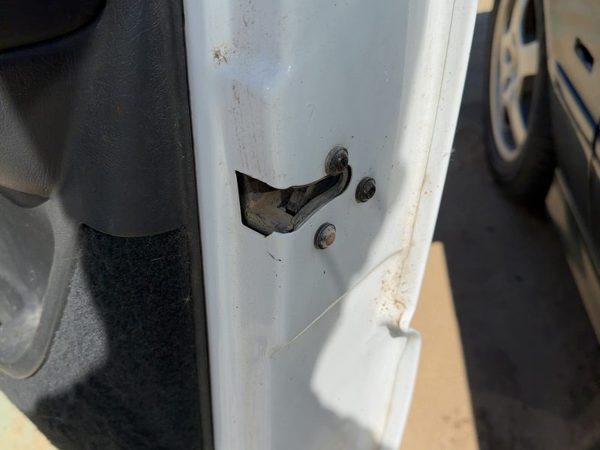1995-2005 Chevy S10 Blazer Passenger Right Front Door Latch With Rods/Cables Oem — photo 1