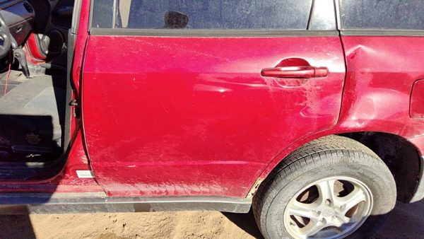 2004 Mitsubishi Outlander Rear Door LH Red — photo 2
