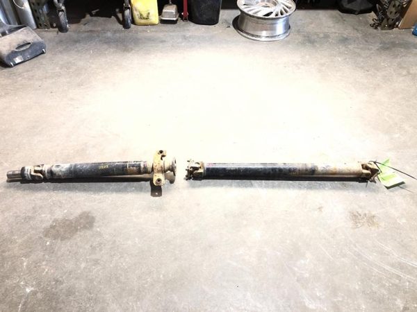 96-99 Subaru Legacy Outback Rear Driveshaft Oem Back Drive Line 2.5L At 2 Pieces — photo 2